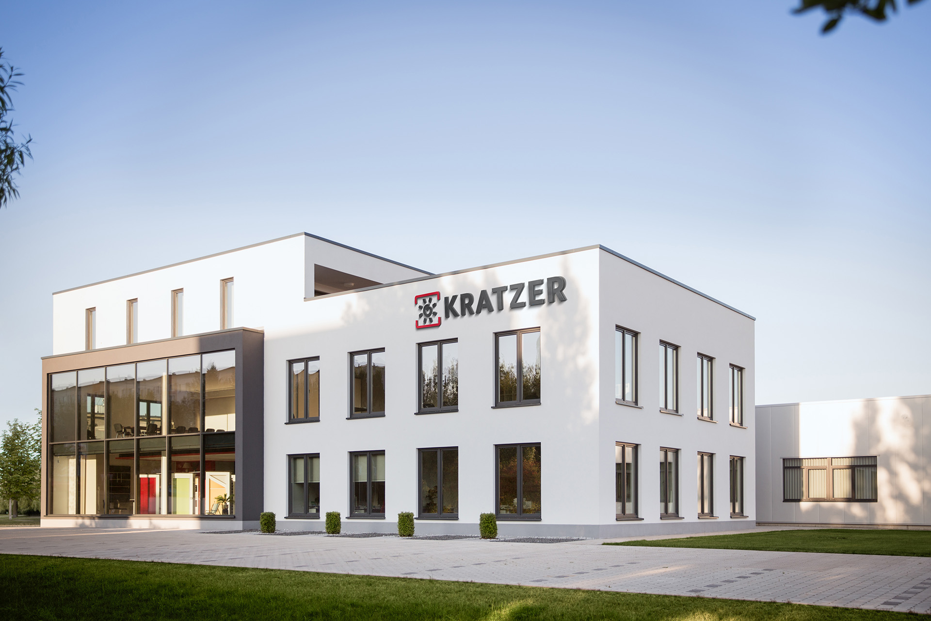 Innenliegender Sonnenschutz in modernem Raum